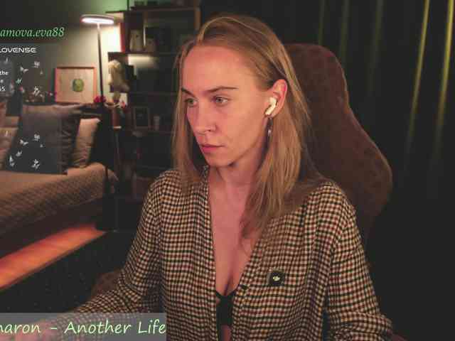 eva-adamova Sex Cam Show