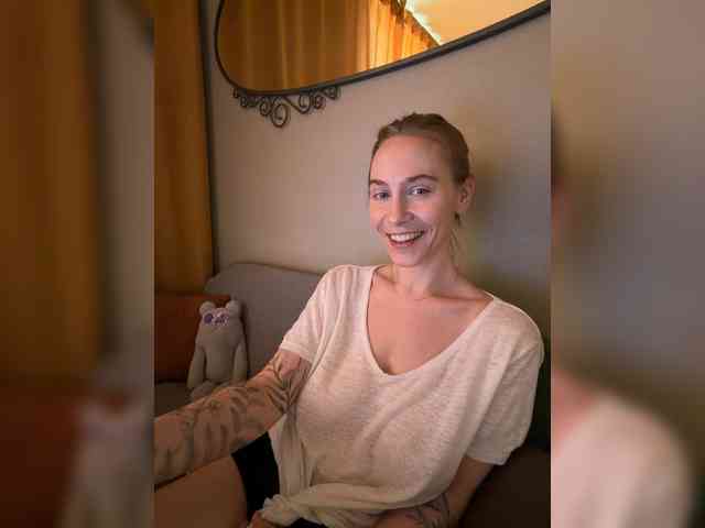 Adamova_Eva webcam