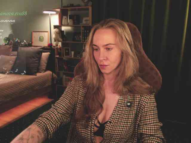 eva-adamova Sex Cam Show