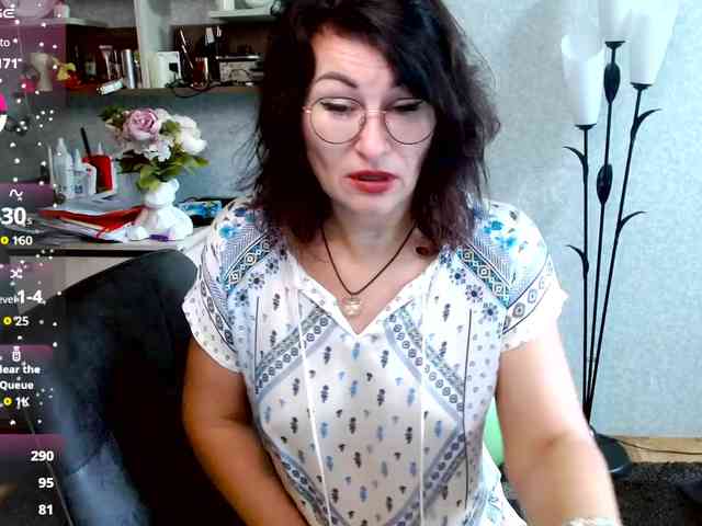 Ellie_ webcam