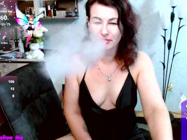 Ellie_ webcam