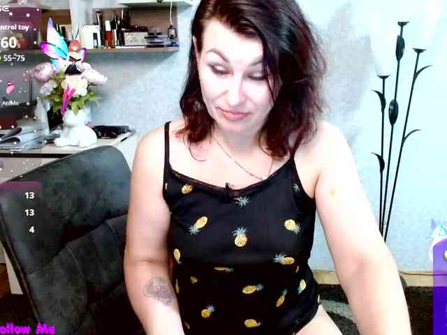 Ellie_ webcam