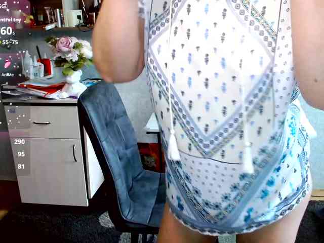Ellie_ webcam