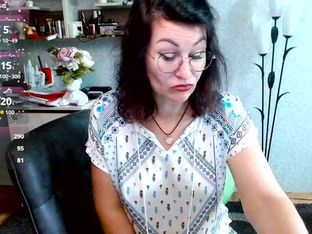 Ellie_ webcam