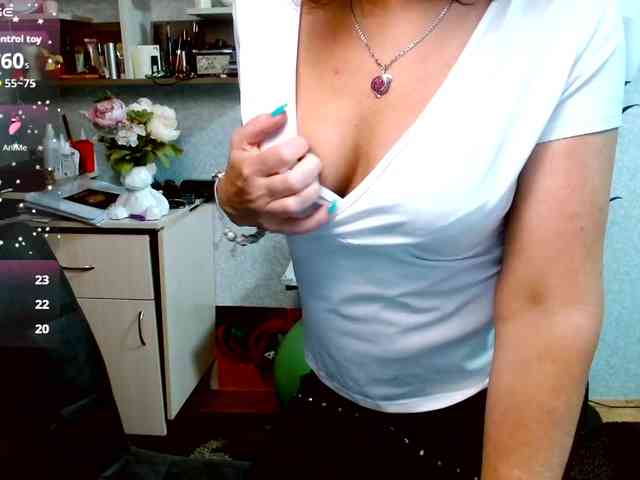 Ellie_ webcam