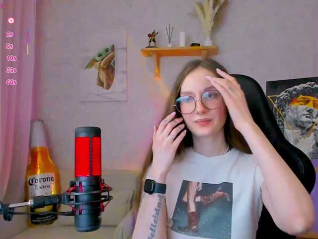 -Lovely, live now on BongaCams