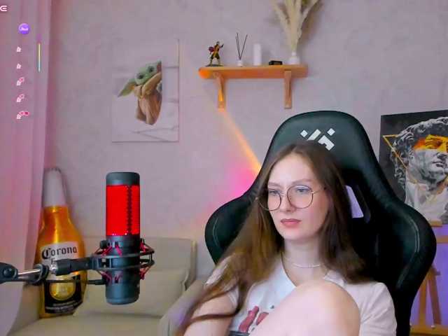 KiraRumGirl live cam preview