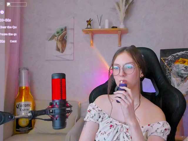 KiraRumGirl live webcam show
