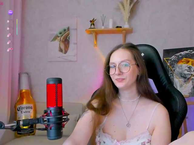 KiraRumGirl live cam preview