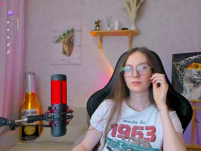 KiraRumGirl live cam preview