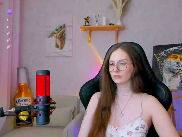 KiraRumGirl live cam preview