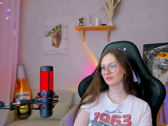 KiraRumGirl live cam preview