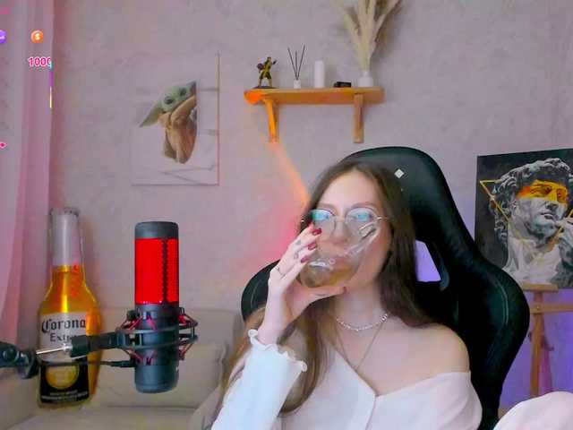 KiraRumGirl live cam preview