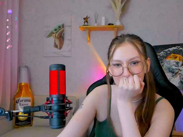 KiraRumGirl live cam preview