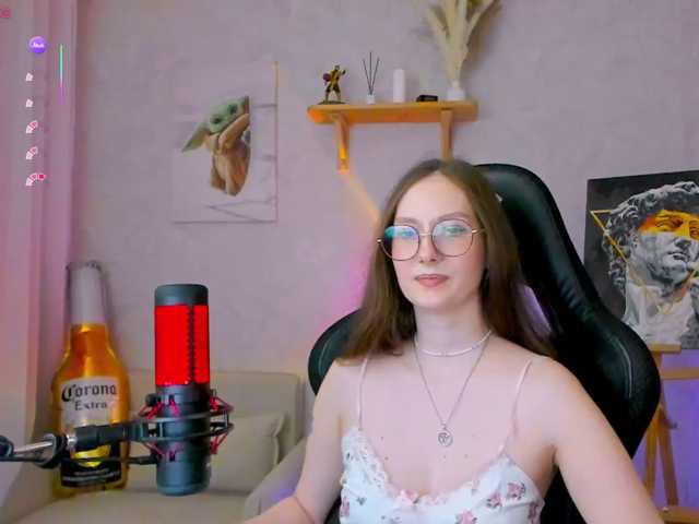 KiraRumGirl live cam preview