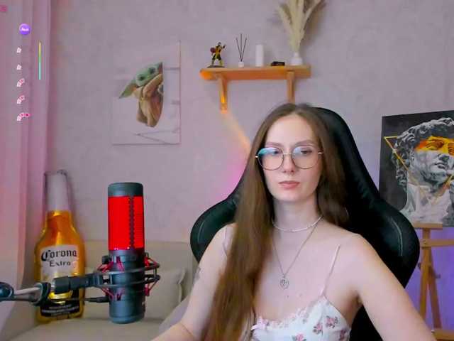 KiraRumGirl live cam preview