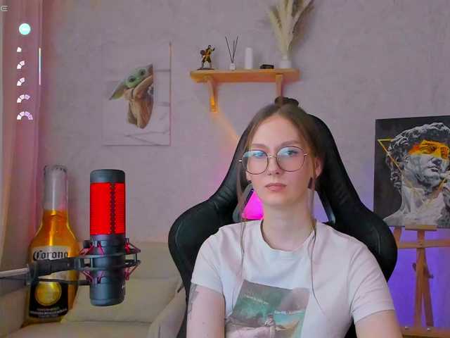 KiraRumGirl live webcam show