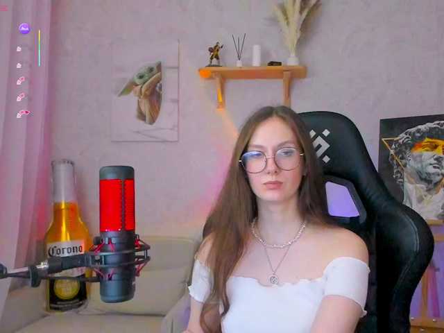 KiraRumGirl live cam preview