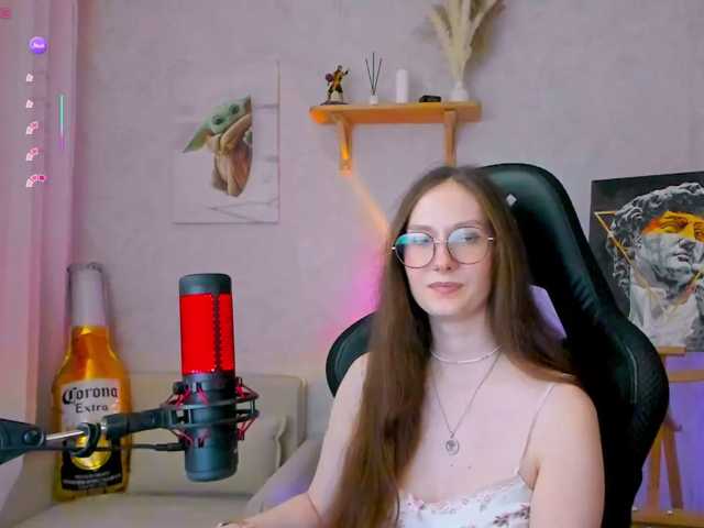 KiraRumGirl live cam preview