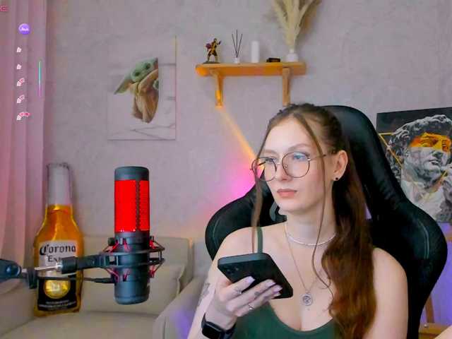 KiraRumGirl live cam preview