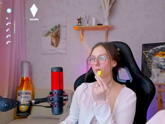 -Lovely's BongaCams show and profile