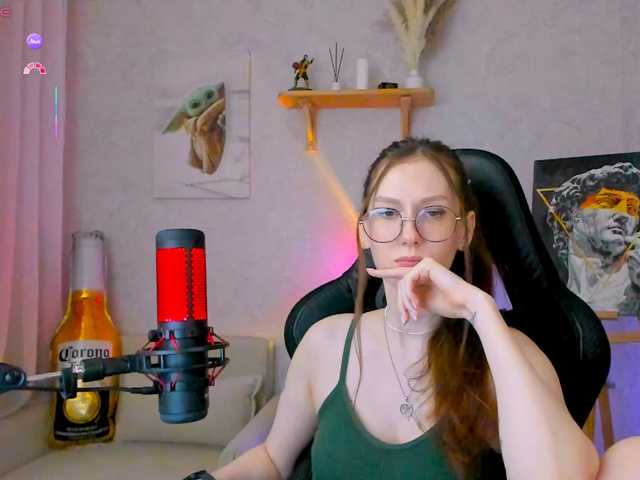 -Lovely, en directo ahora en BongaCams