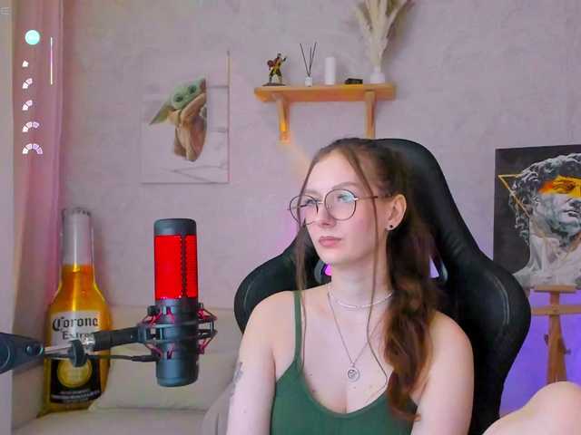-Lovely live webcam show