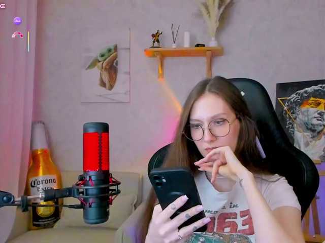 KiraRumGirl live cam preview