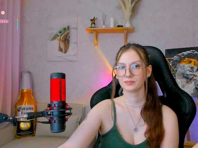 KiraRumGirl live cam preview