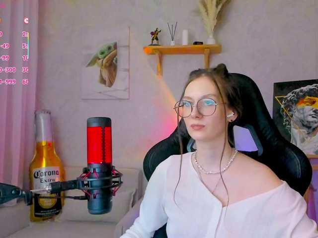 KiraRumGirl live cam preview