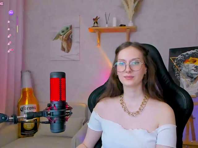 -Lovely live cam preview