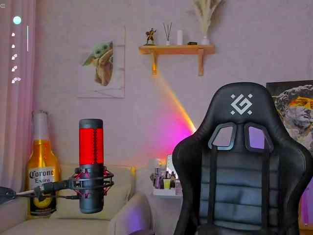 KiraRumGirl webcam