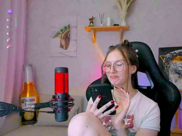 KiraRumGirl webcam