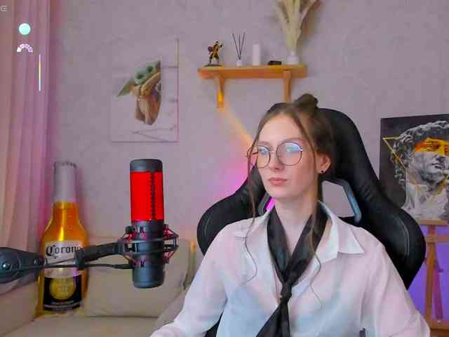KiraRumGirl webcam