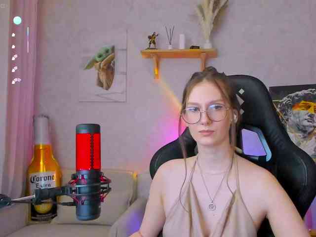 KiraRumGirl webcam