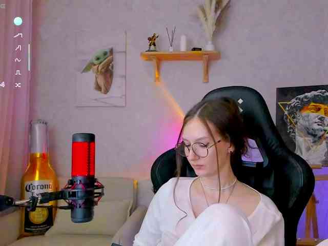 KiraRumGirl webcam