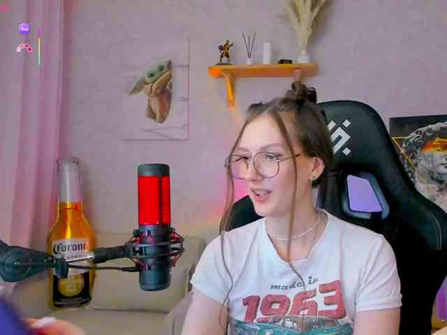 KiraRumGirl webcam