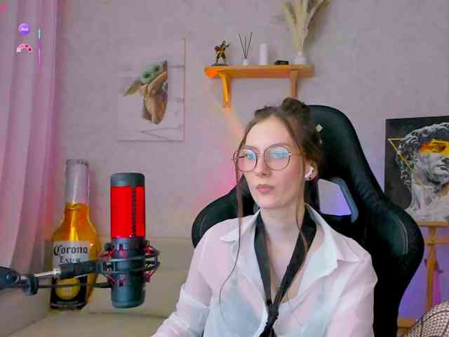 KiraRumGirl webcam