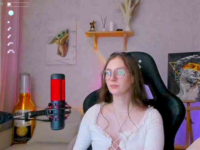 KiraRumGirl webcam