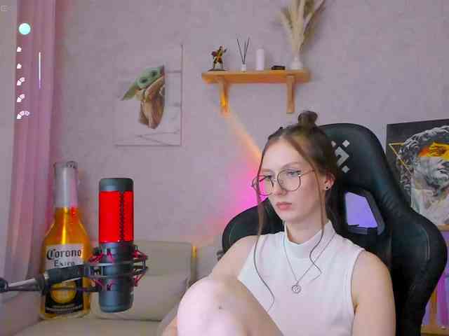 KiraRumGirl webcam