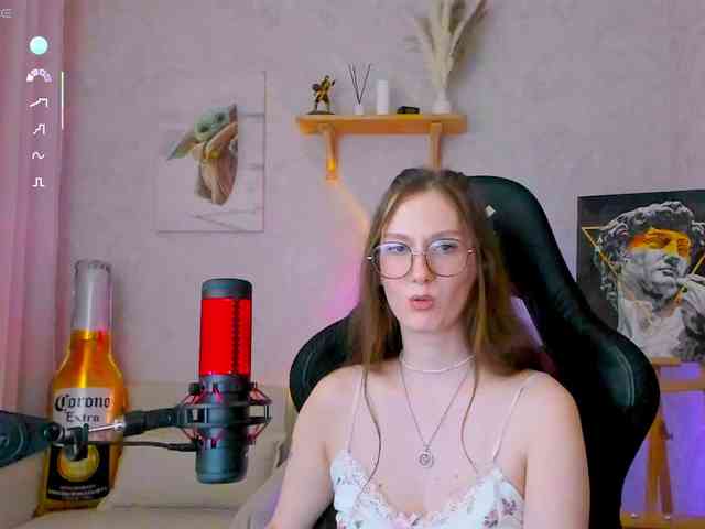 KiraRumGirl webcam