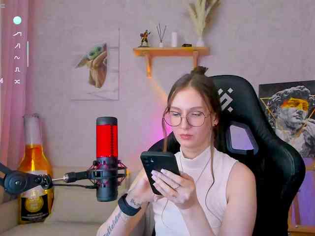 KiraRumGirl webcam