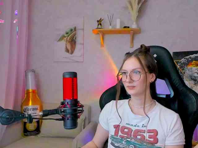 KiraRumGirl webcam