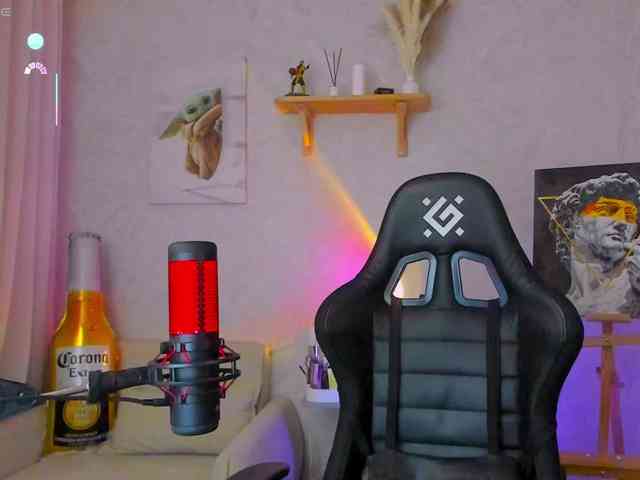 KiraRumGirl webcam