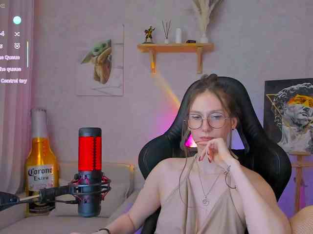 KiraRumGirl webcam