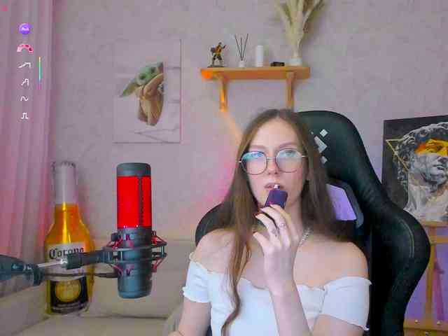 KiraRumGirl webcam