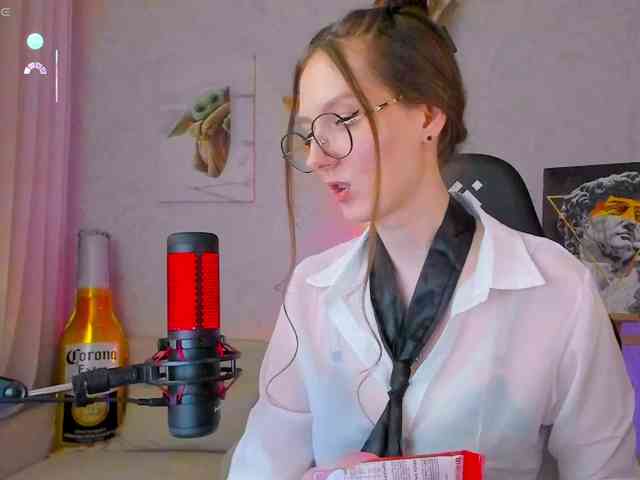 KiraRumGirl webcam