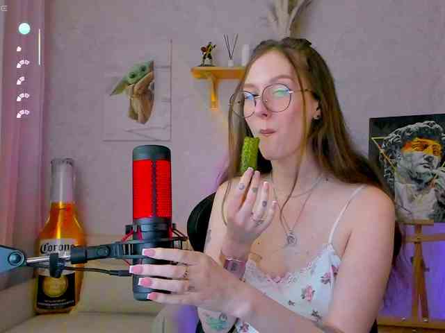 KiraRumGirl webcam