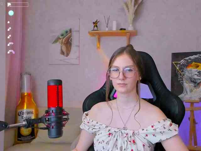 KiraRumGirl webcam