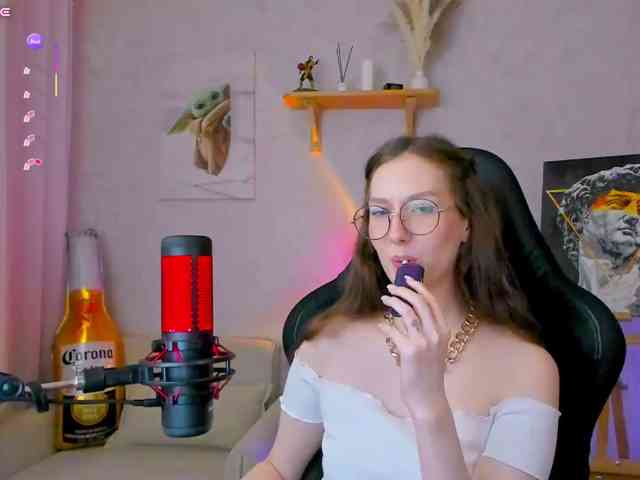 Модель: KiraRumGirl